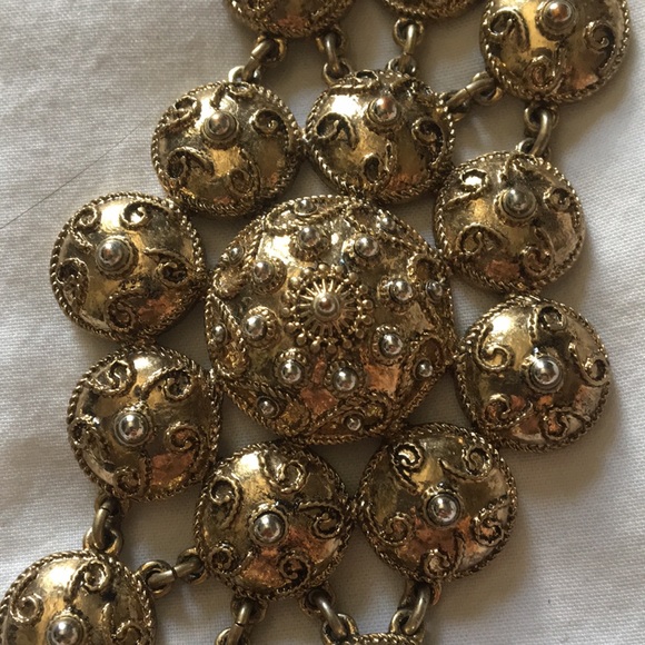 2 goldtone bracelet bundle 2/10$ - Picture 5 of 5